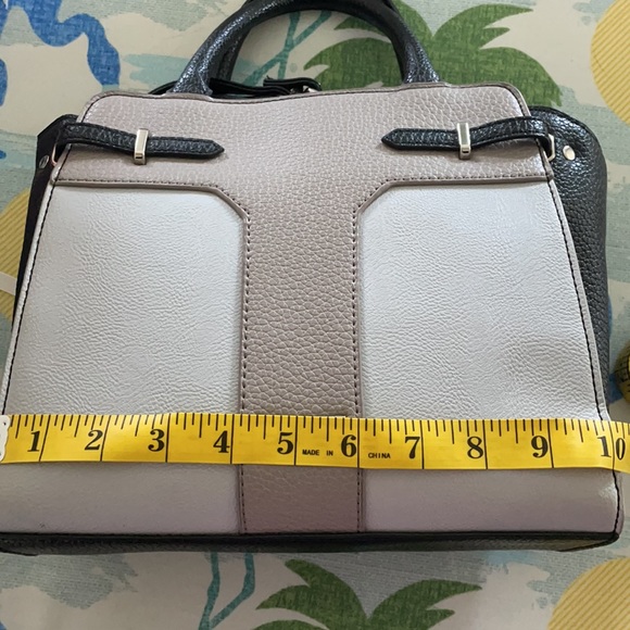 💰SOLD💰 Nine West Navy Tote - Picture 6 of 8